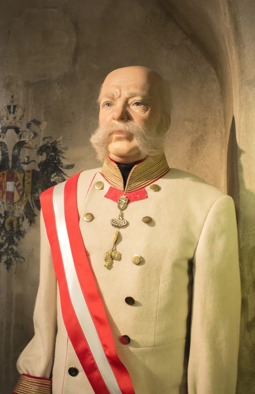 František Josef I. měl mince s vlastní podobiznou. Zdroj: Shutterstock | TVGURU.cz František Josef I. v uniformě.