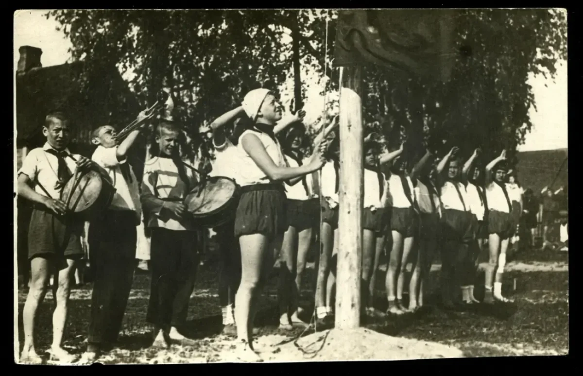 Děti na pionýrském táboře