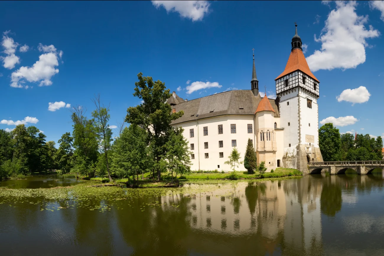 shutterstock_2332242381-2 | TVGURU.cz Zámek Blatná.