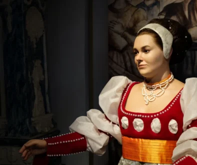 Vosková figurína z Popelky.