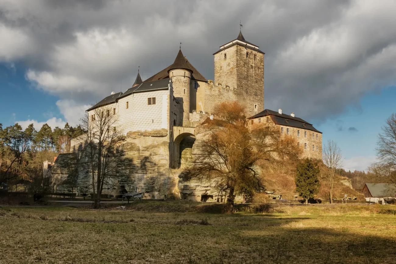shutterstock_1024567948-2 | TVGURU.cz Hrad Kost.