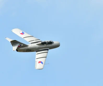 sovětský letoun MIG-15 se znakem československého letectva