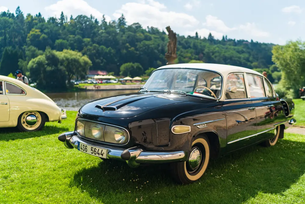 tatra-603-tvguru | TVGURU.cz Legendární černá Tatra 603