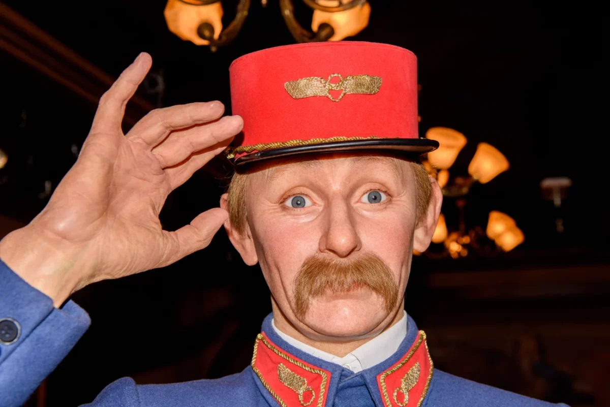 Vlasta Burian - vosková socha