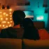 Ilustrativní foto páru sledujícího film