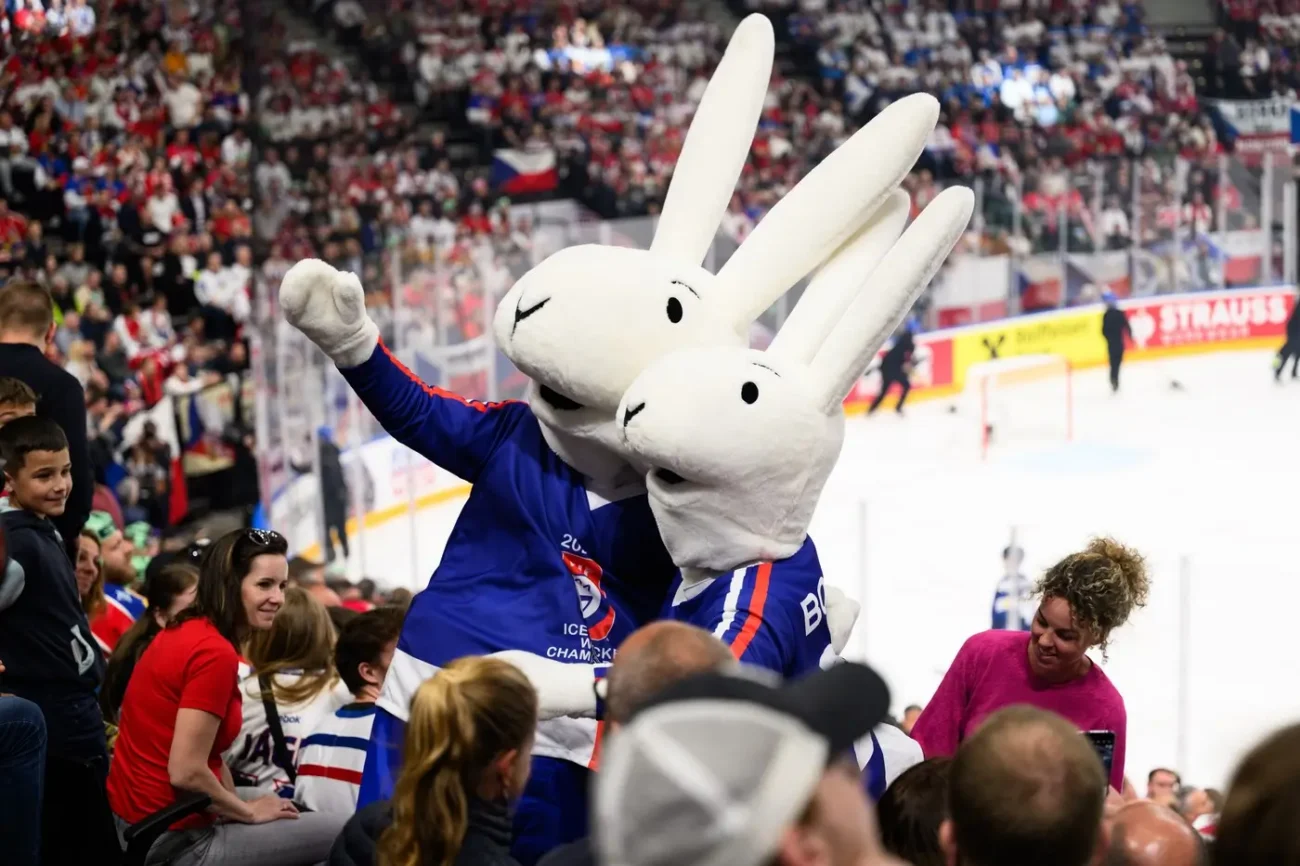 bob-a-bobek-tvguru | TVGURU.cz Bob a Bobek byli dokonce maskoty MS v hokeji 2024