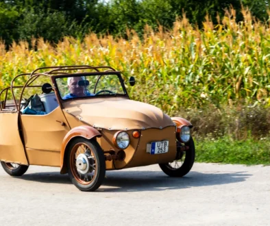 plátěně auto z dob socialismu