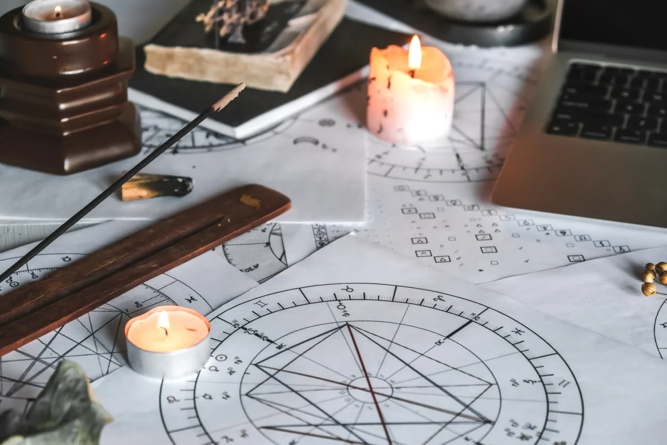shutterstock_2483494041 1 | TVGURU.cz Astrologie.