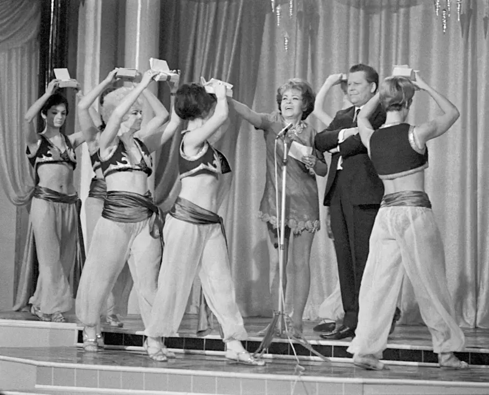 Černobílá fotografie z pořadu Televarieté.