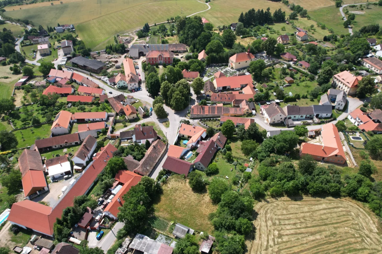 Hoštice u Volyně focené z výšky.