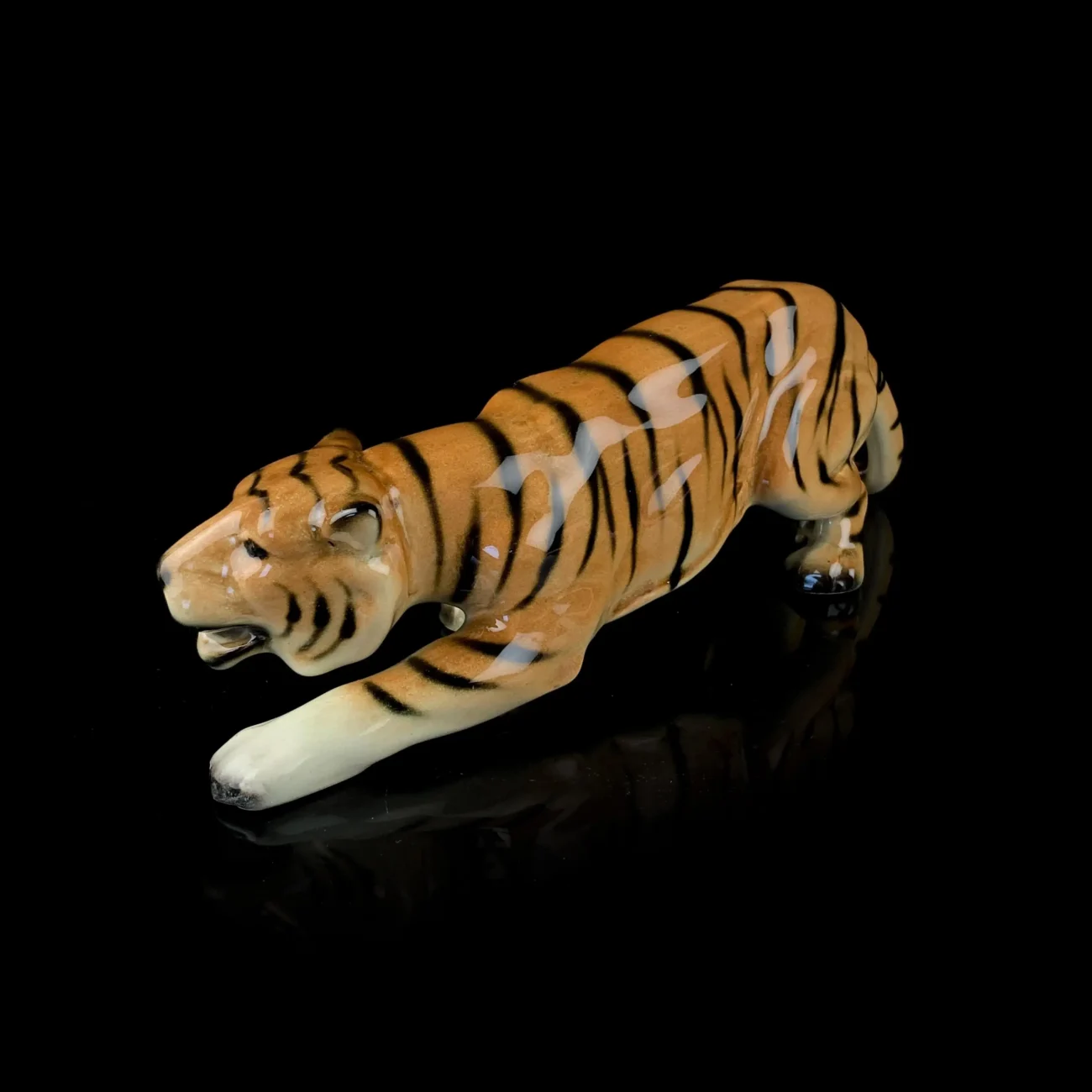 shutterstock_2250926503-min | TVGURU.cz porcelánový tygr