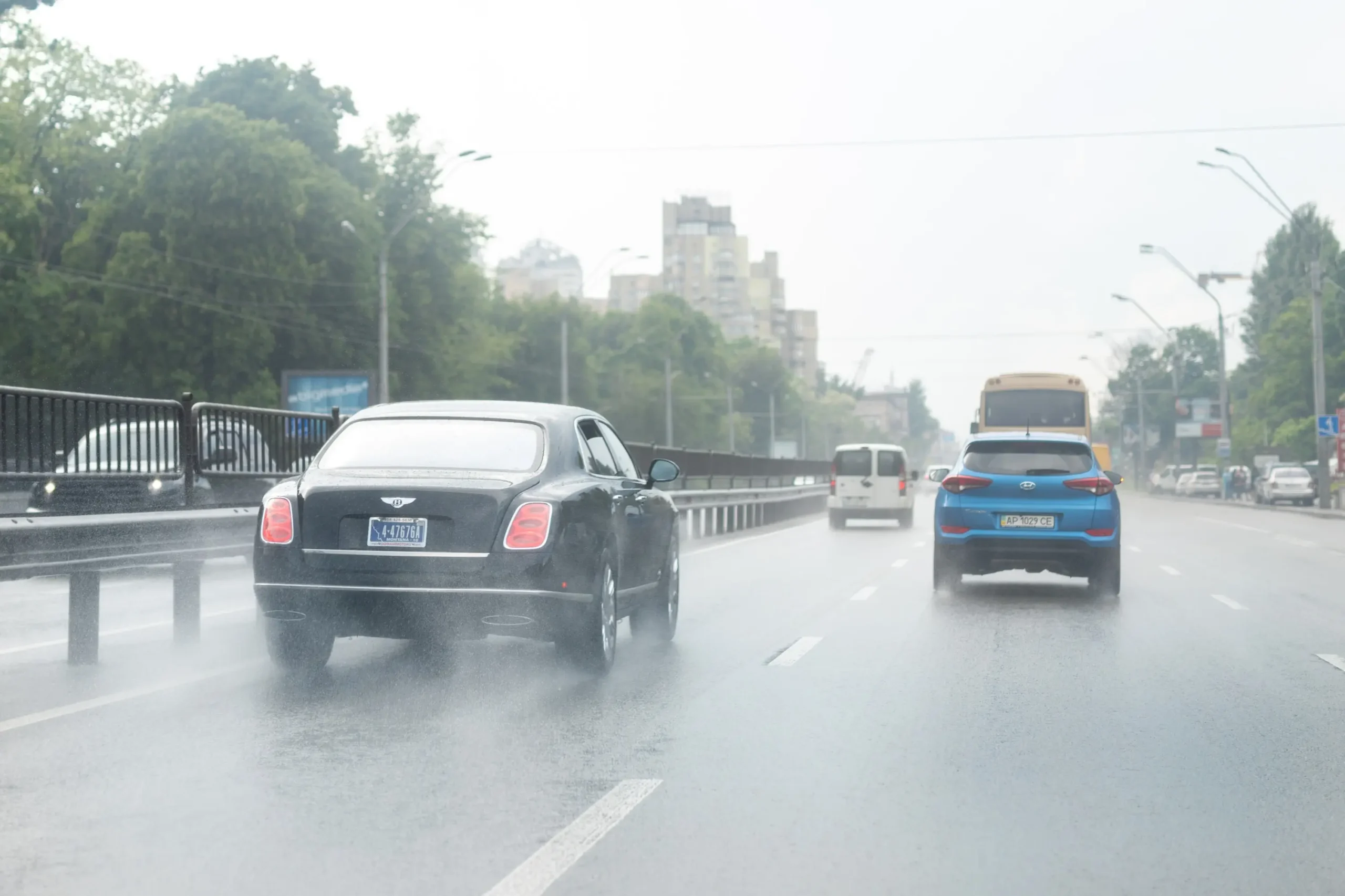 Kdo to tehdy nevzdal, dnes jezdí v Bentley. Z práce za 20 kaček a sváči z domova je dnes zlatý důl