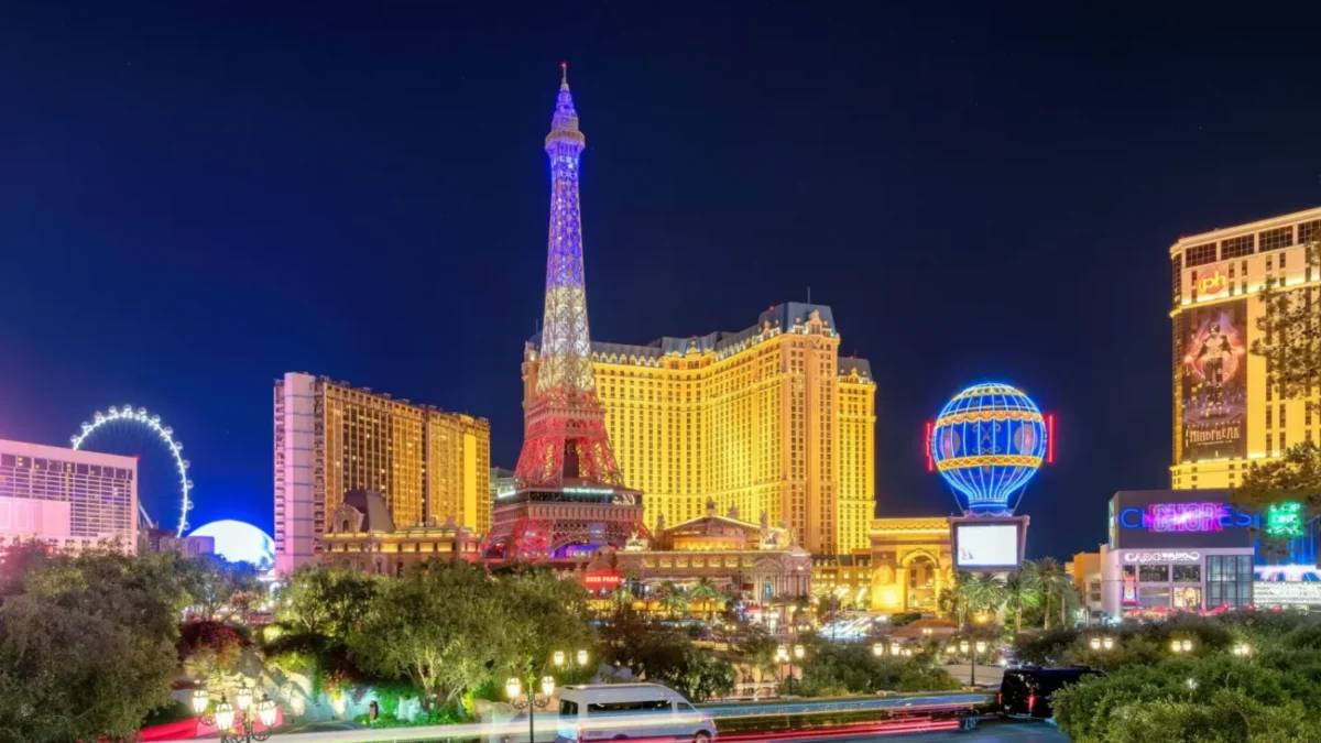 výhled na noční město Las Vegas