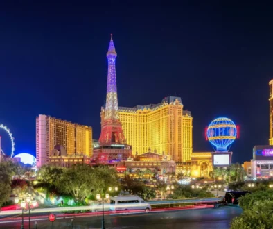 výhled na noční město Las Vegas