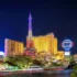 výhled na noční město Las Vegas