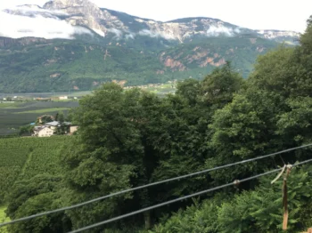 hory se sněhem ve Skandinávii