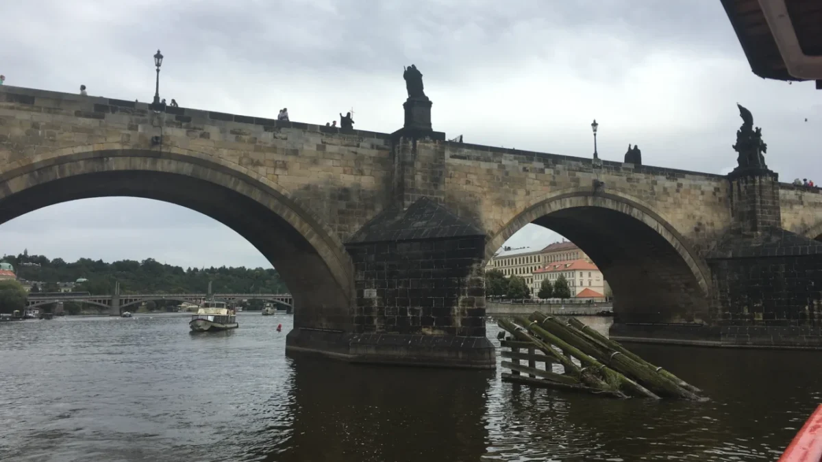 Praha historická fotografie mostu