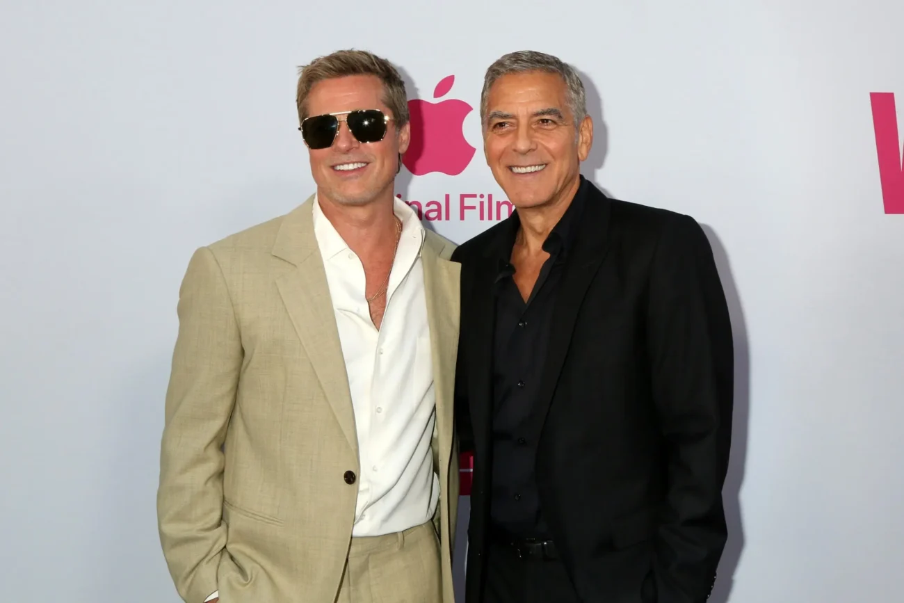 Brad Pitt je jedním ze sexsymbolů světa. Zdroj: Shutterstock | TVGURU.cz Brad Pitt a George Clooney.