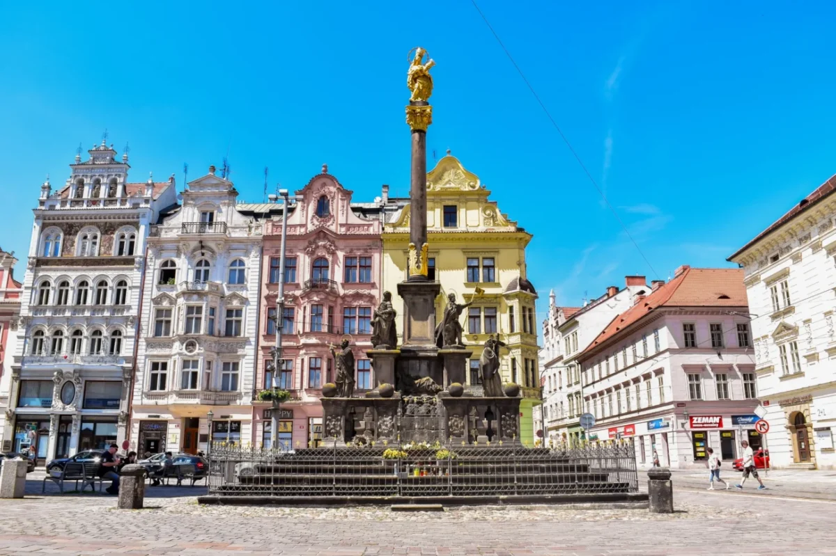 shutterstock_2243088107-2