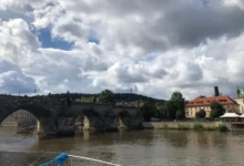 obloha nad Prahou v roce 2025