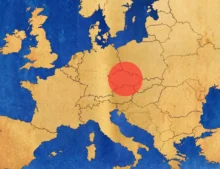 červená tečka na České republice v mapě Evropy