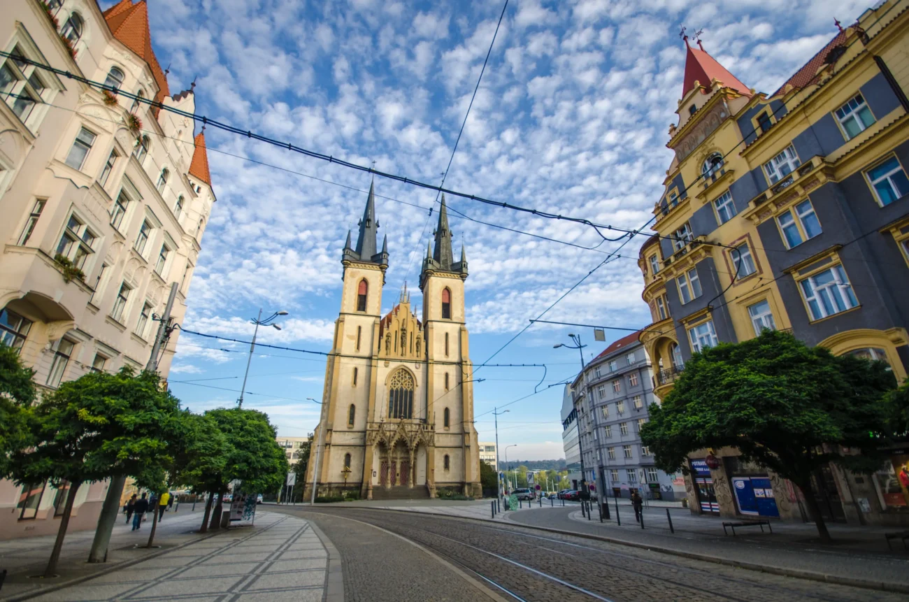 shutterstock_1104354059-2 | TVGURU.cz Kostel v Holešovicích.