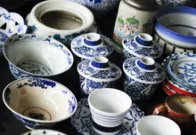 Porcelánové čínské nádobí.