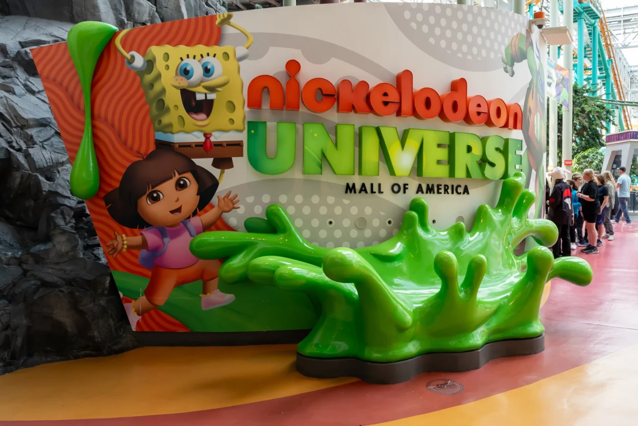 shutterstock_2570038543-2 | TVGURU.cz Nápis Nickelodeon.