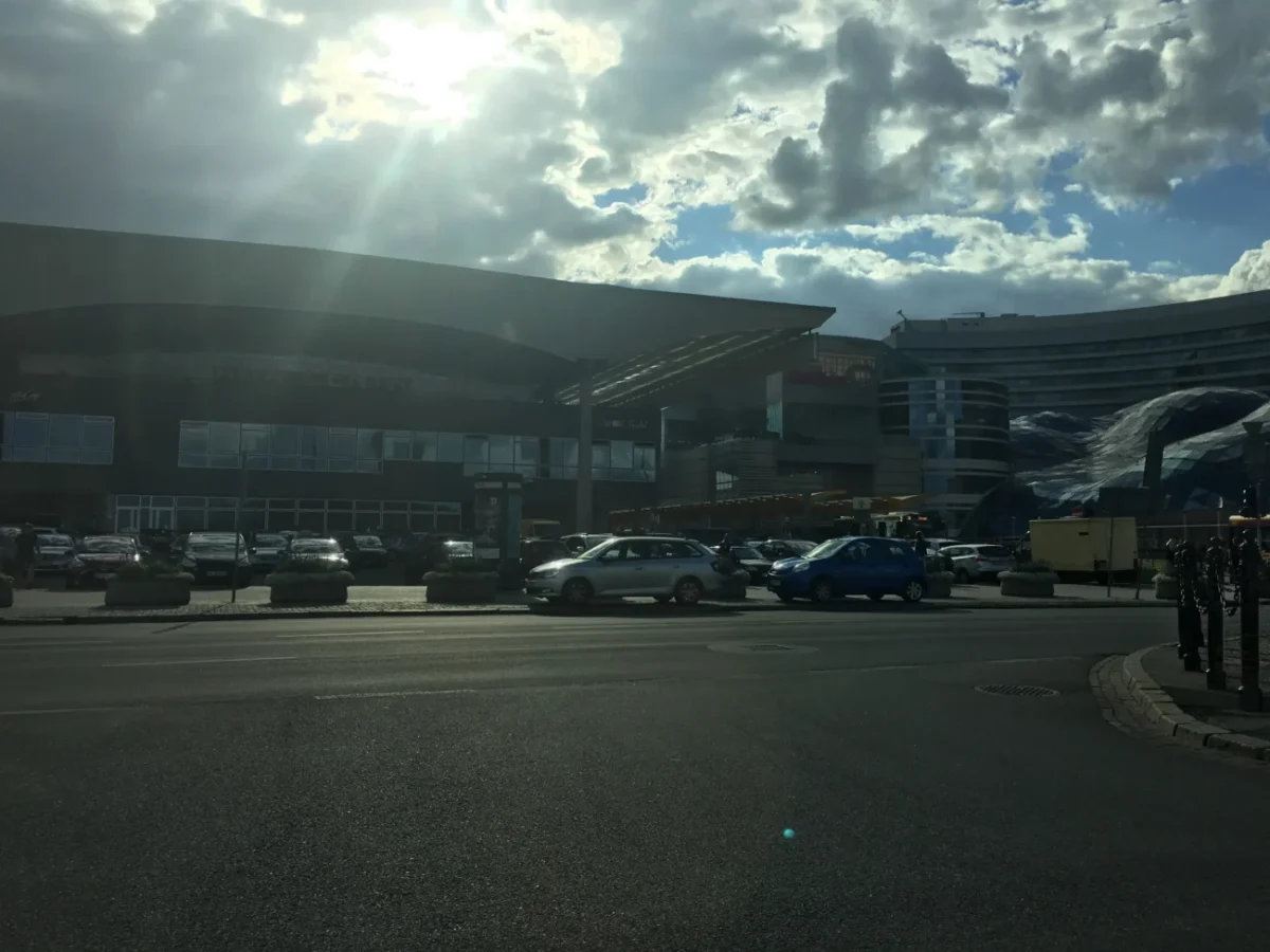 slunce na ulici na nebi