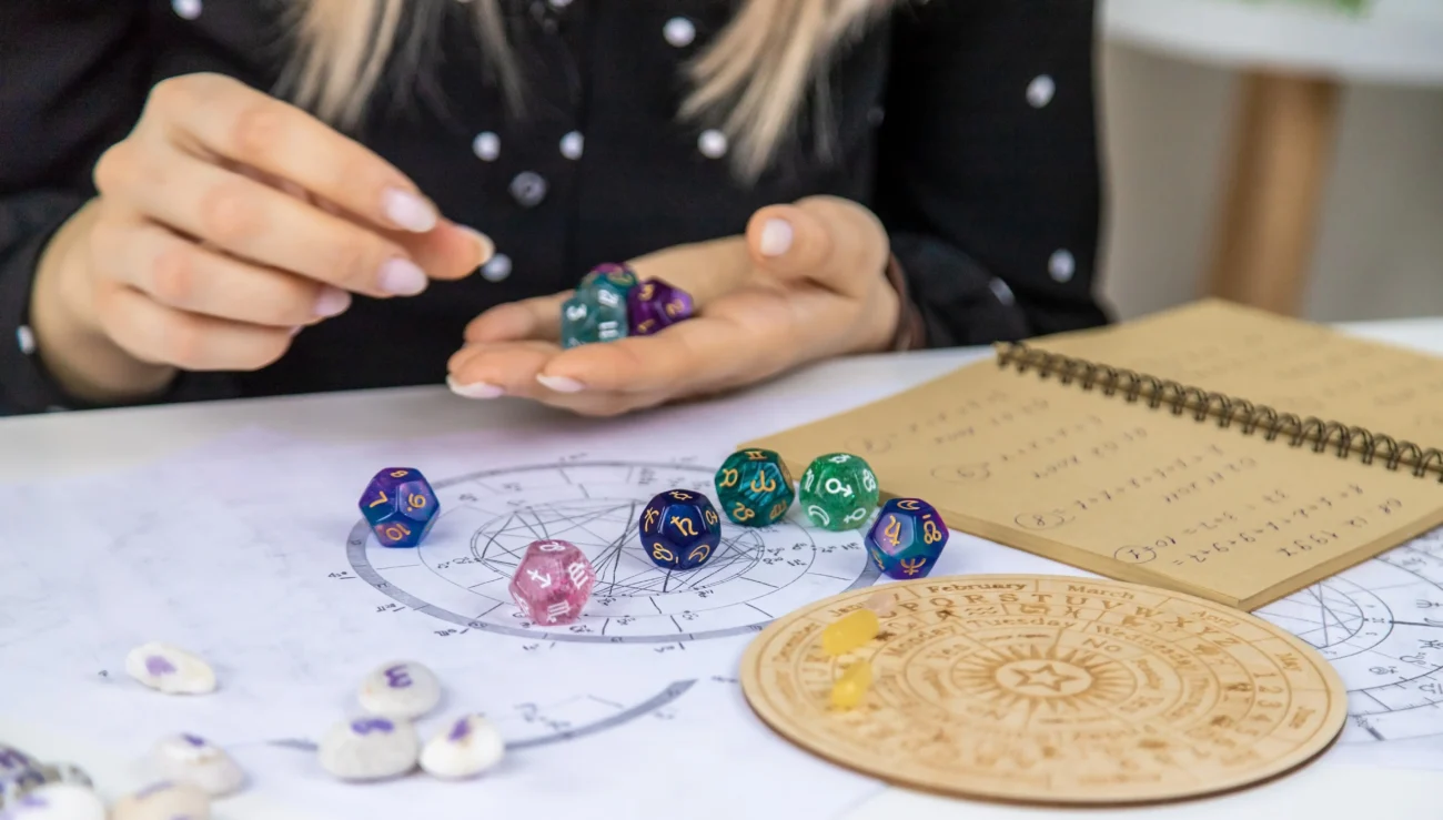 Astrologie dokáže určit i to, zda jsme extroverti nebo introverti. Zdroj: Shutterstock | TVGURU.cz Astrologie v praxi.