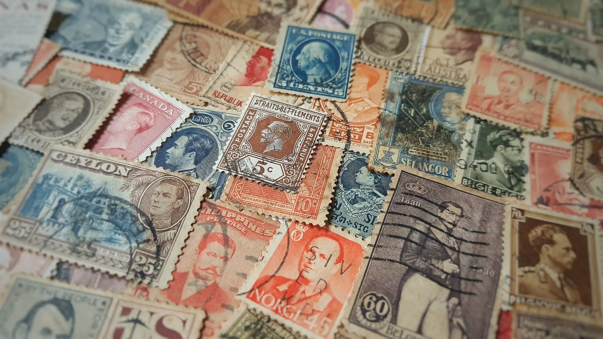 Shutterstock_2523711365 | TVGURU.cz sbírka poštovních známek