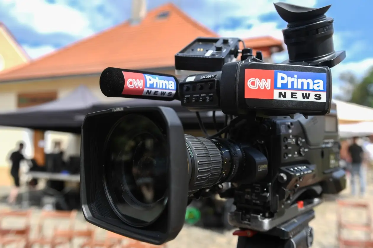 Televize Prima často zachycuje reálné momenty a zprávy. Zdroj: Profimedia | TVGURU.cz Kamera CNN Prima News.