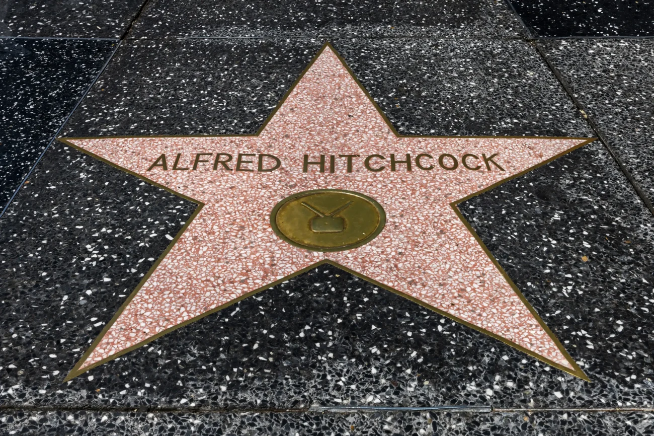 Hitchcock má i hvězdu na chodníku slávy. Zdroj: Shutterstock | TVGURU.cz Hvězda na chodníku slávy.