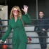 Mávající Julia Roberts.