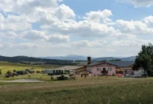 Pohled na Hoštice.