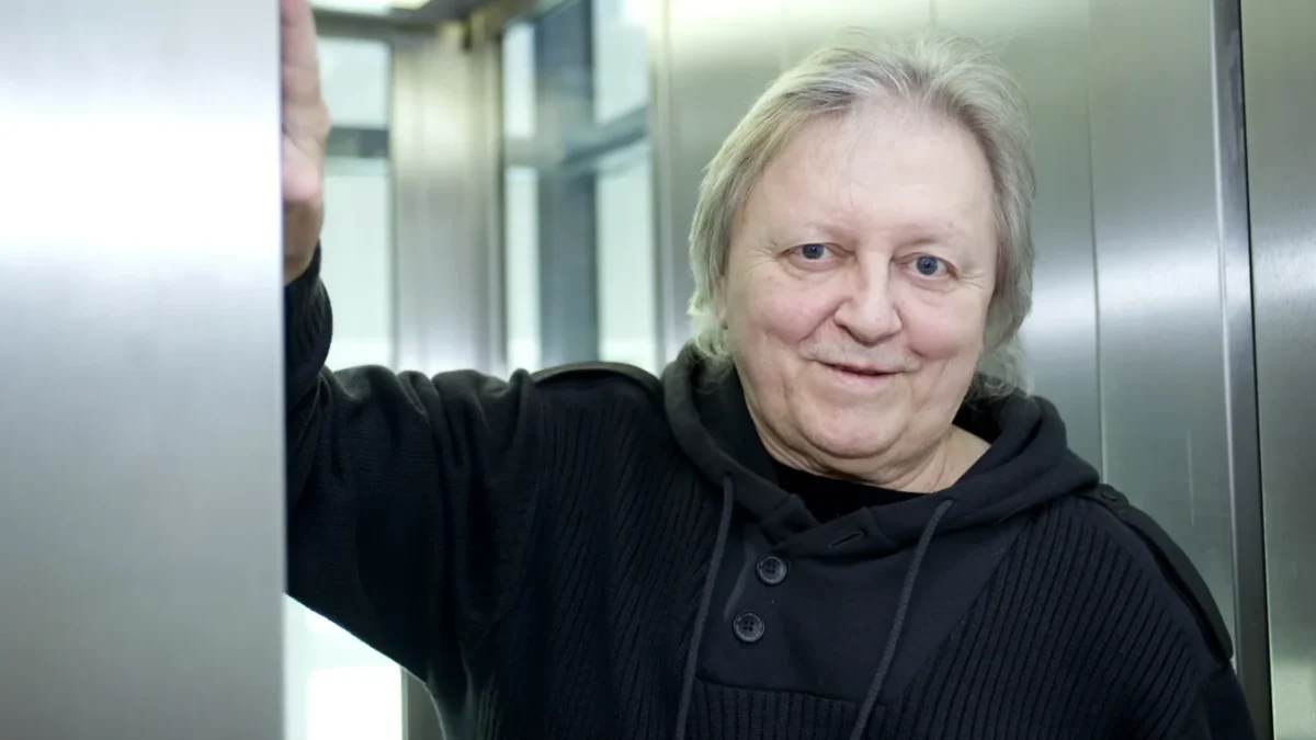 Usmívající se Václav Neckář.