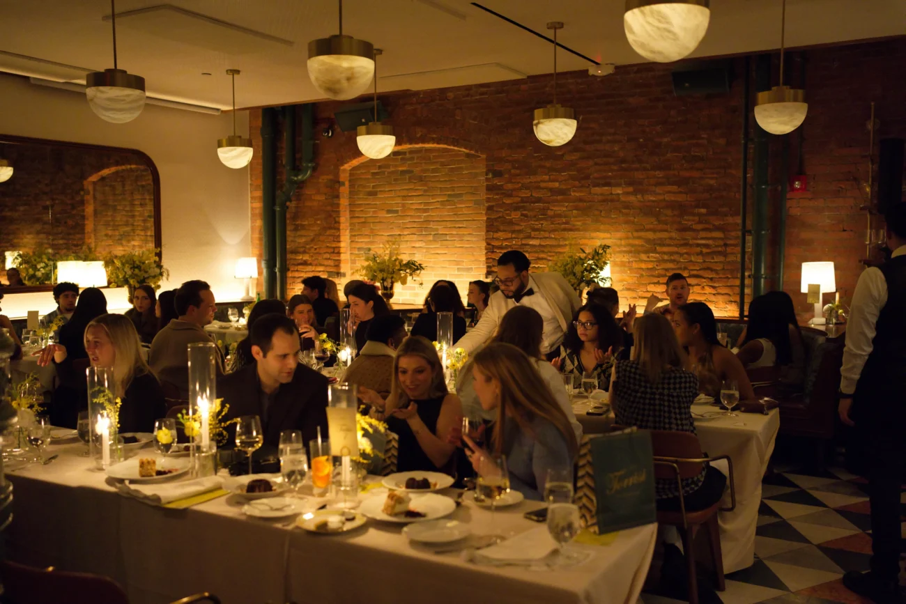 restaurace plná lidí