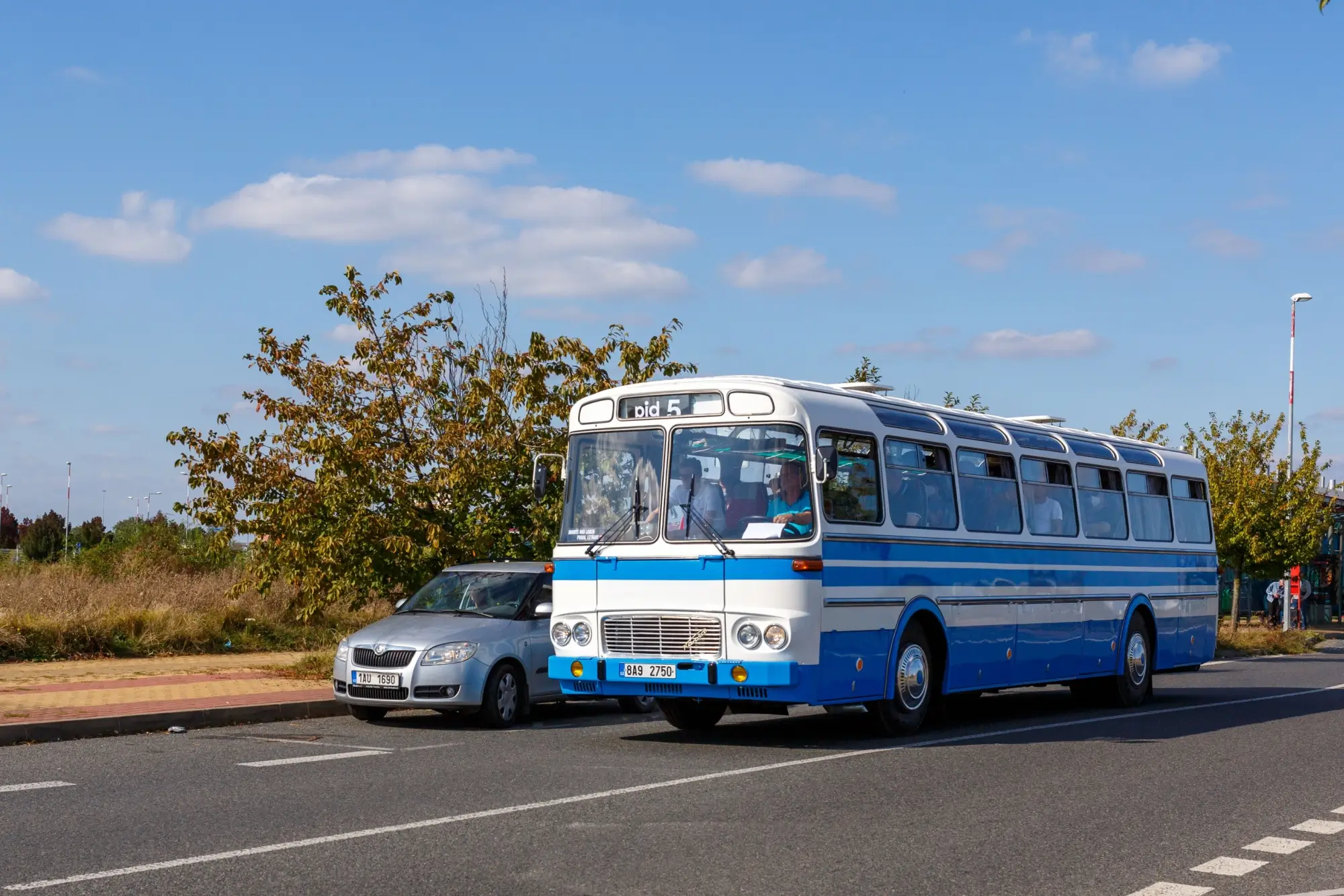 starý český autobus