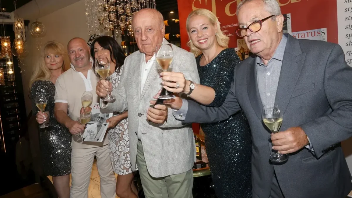 Felix Slováček na křtu časopisu Michala Davida