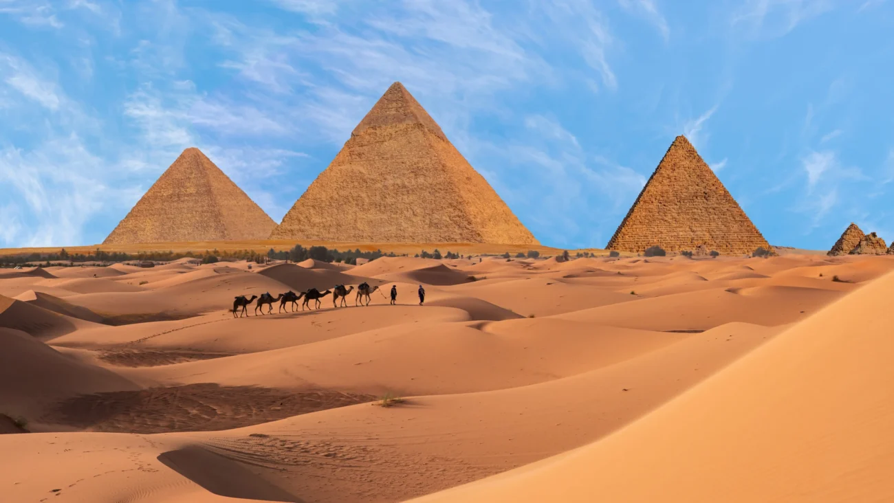 Pyramidy v Egyptě. 