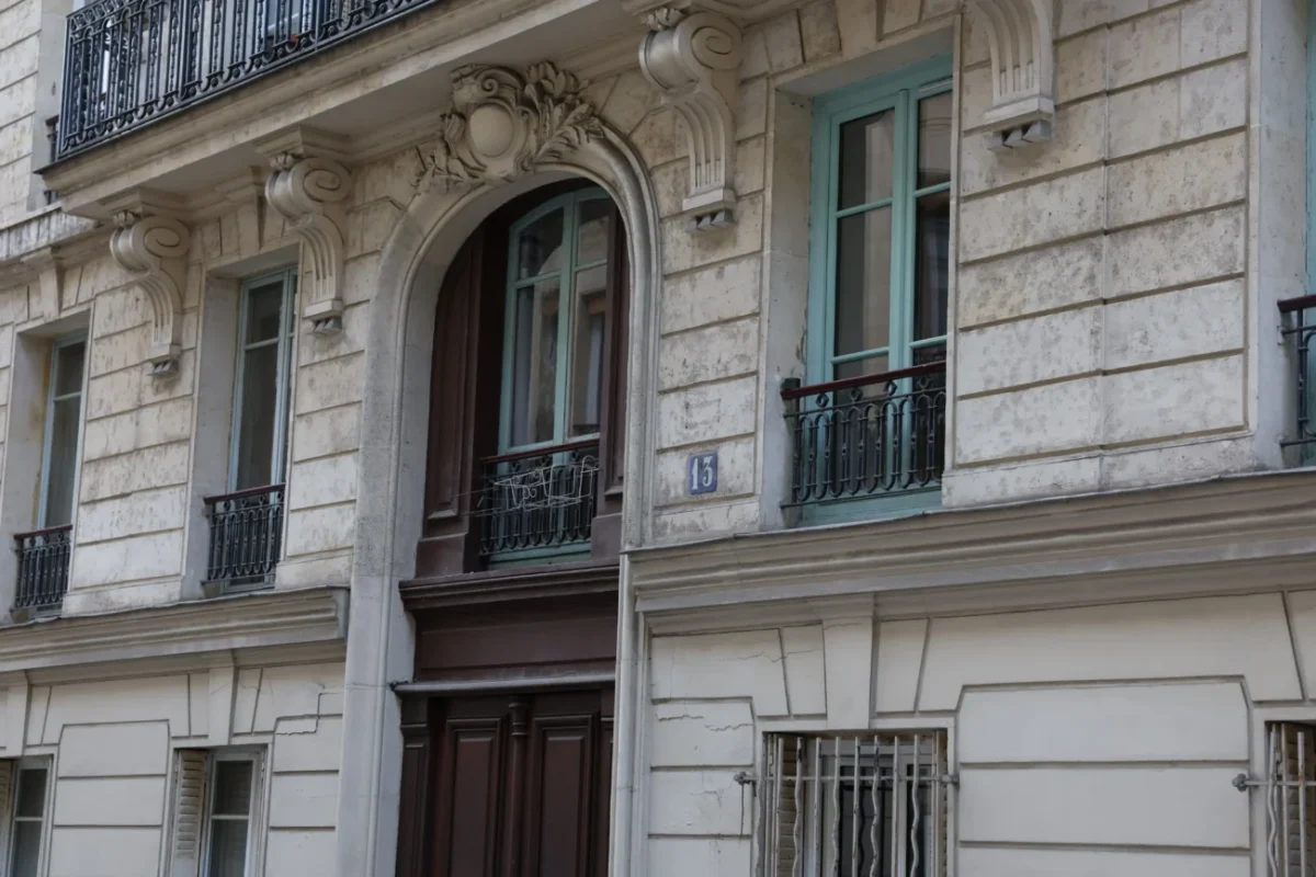 Dům s číslem 13 na ulici