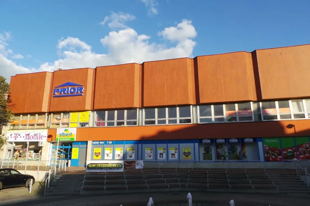 obchodní dům Prior pohled z venku