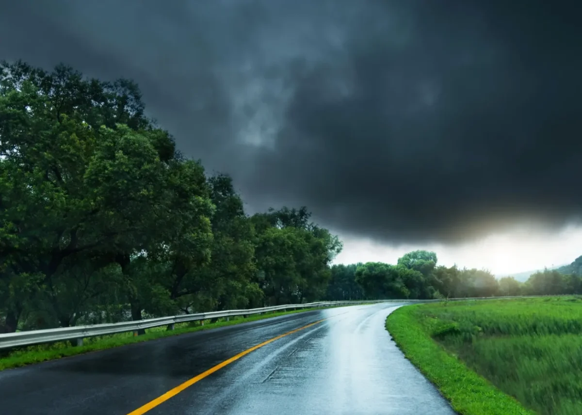 Takové mraky se teď střídají s modrou oblohou velmi často
