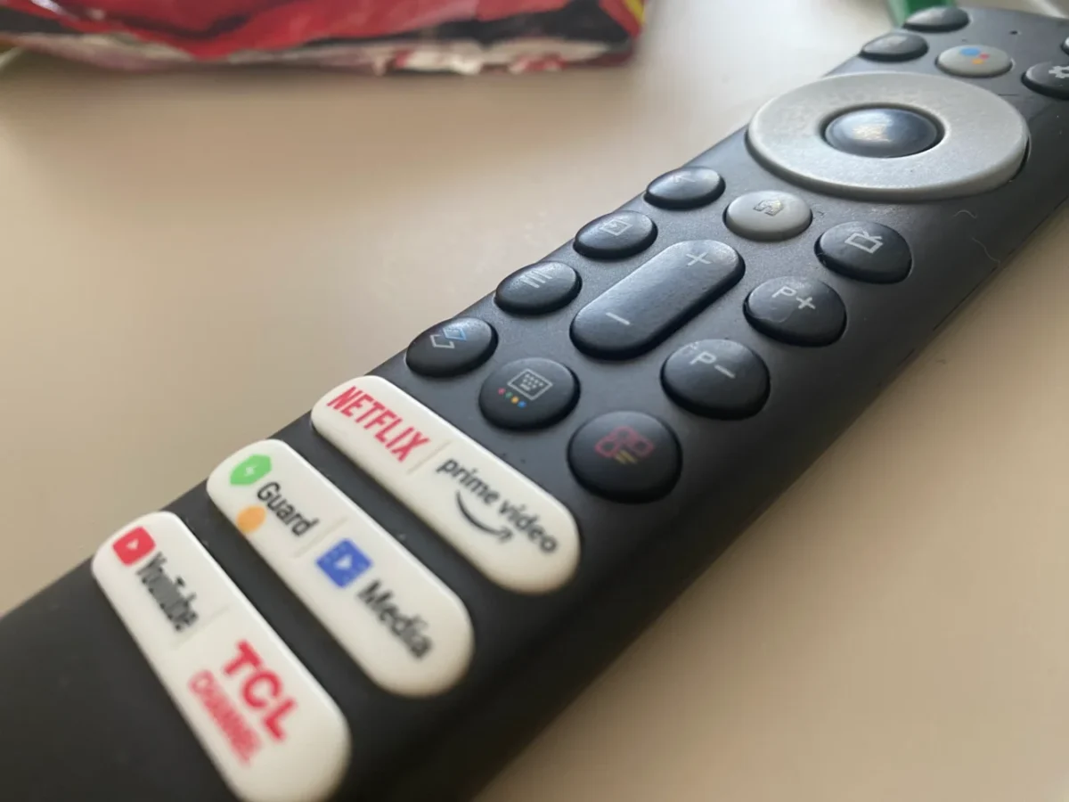 ovladač na sledování televize