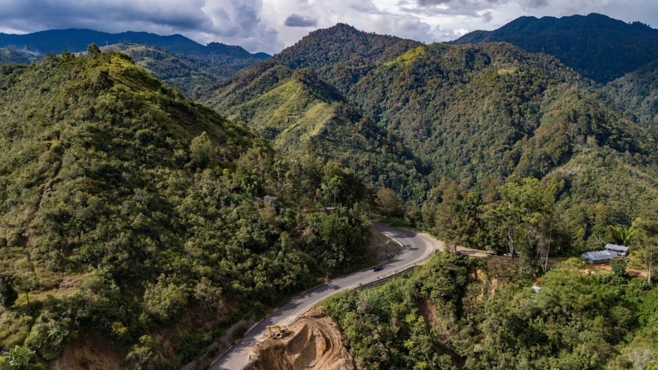 shutterstock_2465090407-2-2 | TVGURU.cz Papua Nová Guinea a její hory.