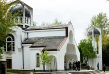 Kostel.