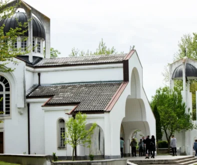 Kostel.