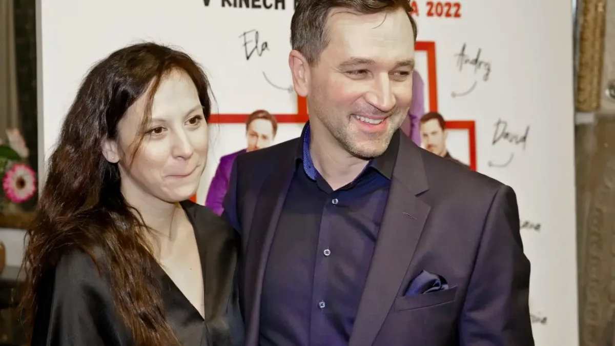 Ondřej Sokol a partnerka.