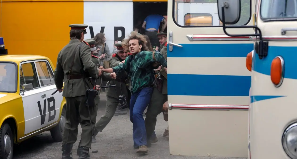 Dobovou dekoraci zachycuje i film Občanský průkaz. Zdroj: Profimedia | TVGURU.cz Natáčení filmu Občanský průkaz.