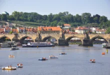 Pohled na Karlův most.